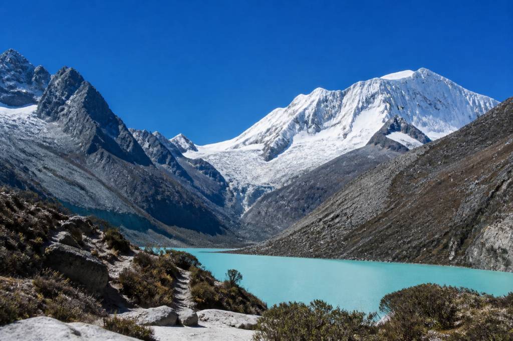 Cordillera Blanca: guida completa tra trekking, vette e paesaggi delle Ande peruviane