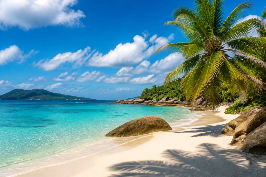 Le 25 spiagge più belle del mondo da scoprire tra paradisi tropicali e meraviglie naturali
