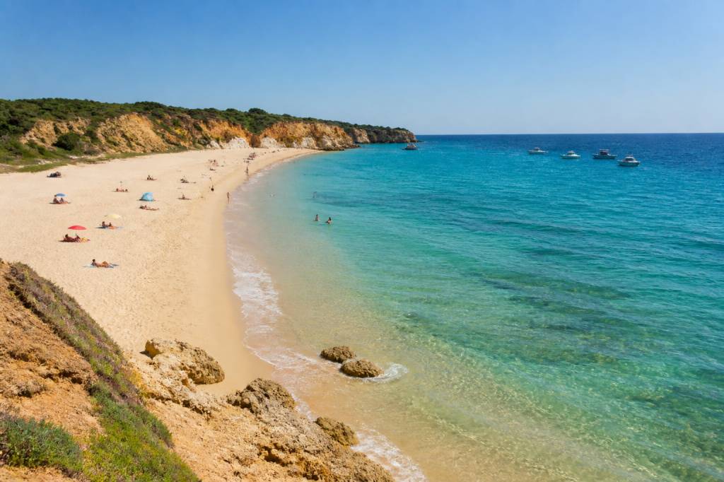 Carrapateira: guida alle spiagge, alla natura e alle attività da vivere in Algarve